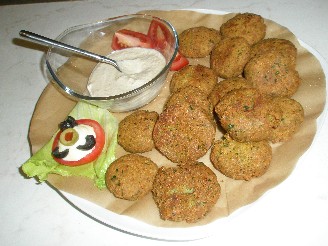 falafel con humus